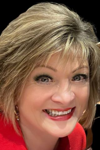 Cathy Cunningham Headshot